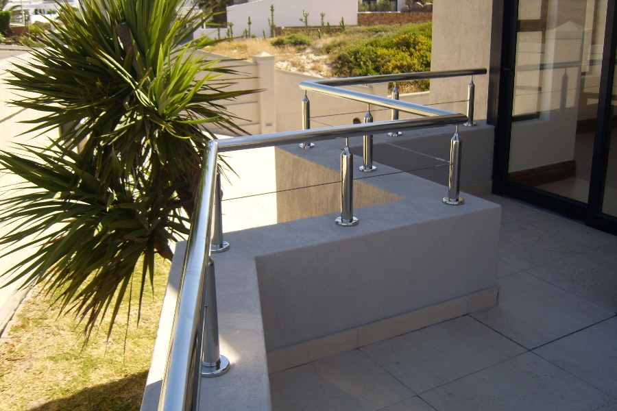 UPSTAND RAILING, CABLE INFILL